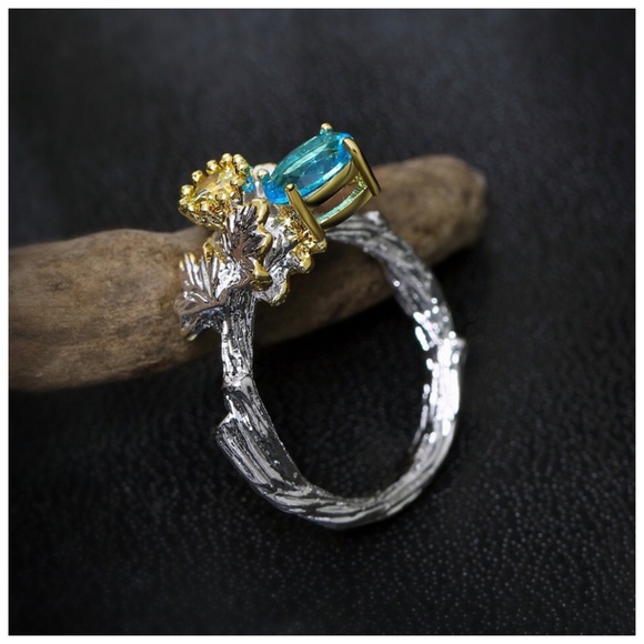 🎁 Swarovski Crystals & Zircon The Tari Twisted Vine Ring - Picture 5 of 5